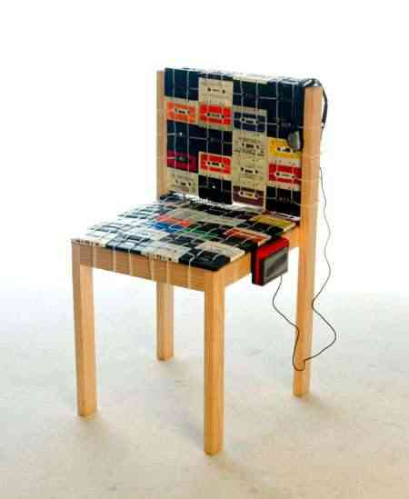 silla con cassettes