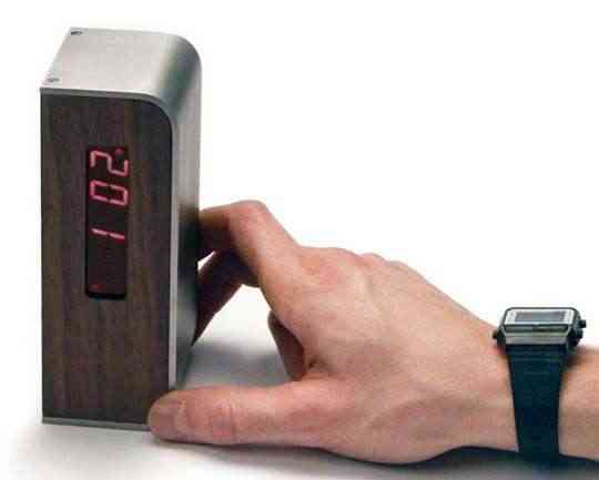 La hora exacta, siempre al lado de tu cama 1 9emily-furni