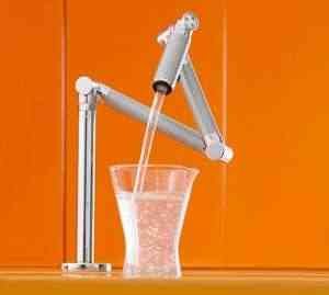 grifo-articulado Un grifo con mucha flexibilidad para tu cocina 1