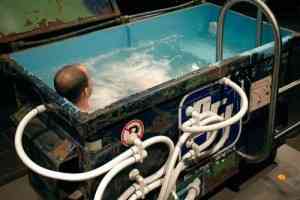 Un jacuzzi que "contiene" de todo 6