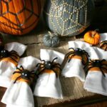 servilleteros de halloween con arañas