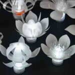 lamparas de flores hechas de plastico reciclado