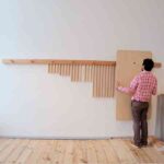 Peg, una mesa que se cuelga y descuelga de la pared 5