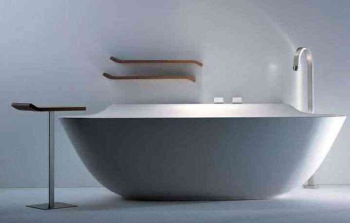 Bañera con estilo e iluminación