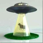 Lámparas con humor, ovni abduciendo una vaca