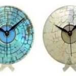 Relojes hechos con vinilos reciclados