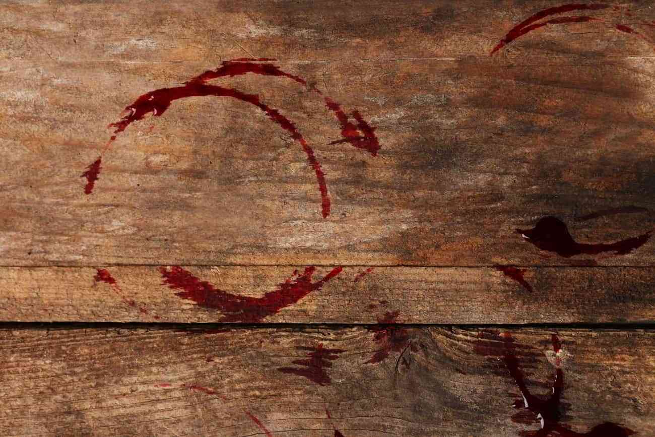 manchas de vino en madera