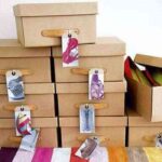 cajas con etiquetas
