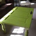 Una puerta que pasa a ser mesa