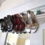 estante estrecho para ordenar los zapatos