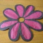 Flores de papel para decorar las ventanas 4