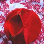 esfera-fieltro-rojo.jpg