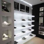 Diseño de una zapatería con líneas limpias y depuradas 7 Diseño arquitecto Sergio Castro