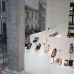Diseño de una zapatería con líneas limpias y depuradas 8 Diseño de escaparate zapatería