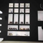 Diseño de una zapatería con líneas limpias y depuradas 2 Diseño zapatería por Sergio Castro