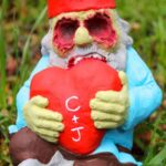 gnomos zombies para decorar el jardin en Halloween