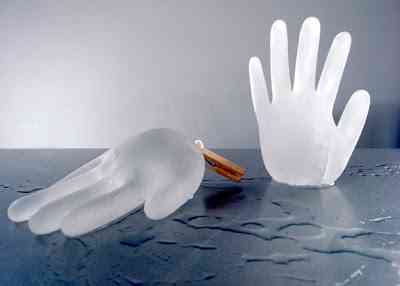 Decorar con manos hechas de hielo 1 manos