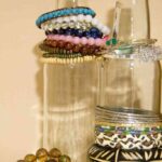 botella-con-pulseras-1