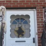 puerta-de-miedo-para-halloween-calaberas-y-brujas-1