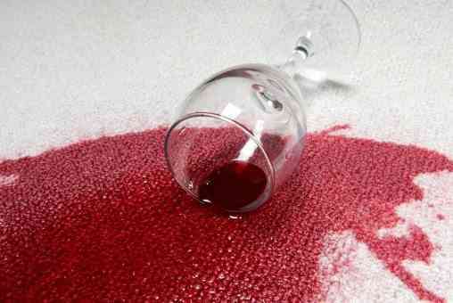 Truco para eliminar manchas de vino 1 mancha