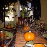 mesa-tetrica-para-halloween-con-calabazas-1