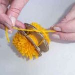 haciendo-nudo-en-los-pompones