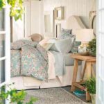 mesita-noche-taburete-madera-1