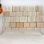 cabecero-de-cama-hecho-con-libros-abiertos