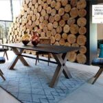 Decoración con troncos de madera para primavera-verano