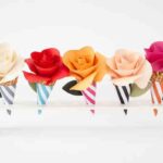 decoracion con conos de helado y flores