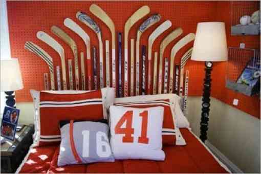 cabecero de cama con palos de hockey
