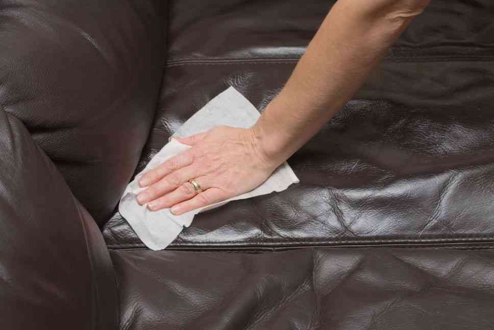 Consejos para cuidar los sofás de piel