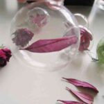 Bolas de Navidad DIY con hojas