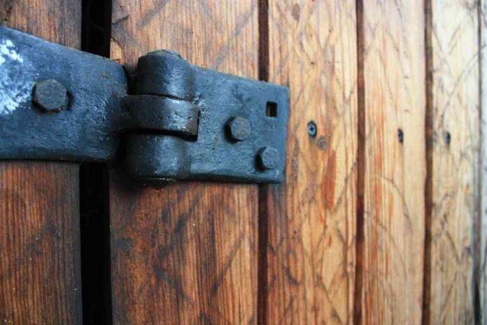 Diferentes con bisagras