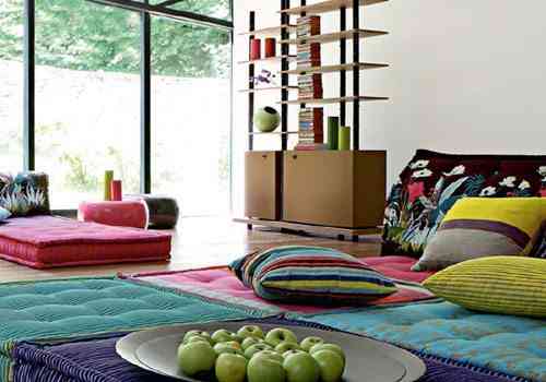 Cómo mezclar estilos en el salón sin miedo Como combinar muebles de diferentes estilos y colores