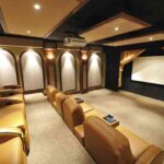 Salón para ver películas o fútbol de lujo