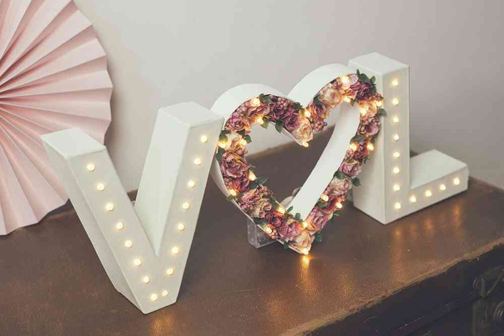 boda vintage iniciales luminosas