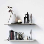 decorar con estantes gris ligera