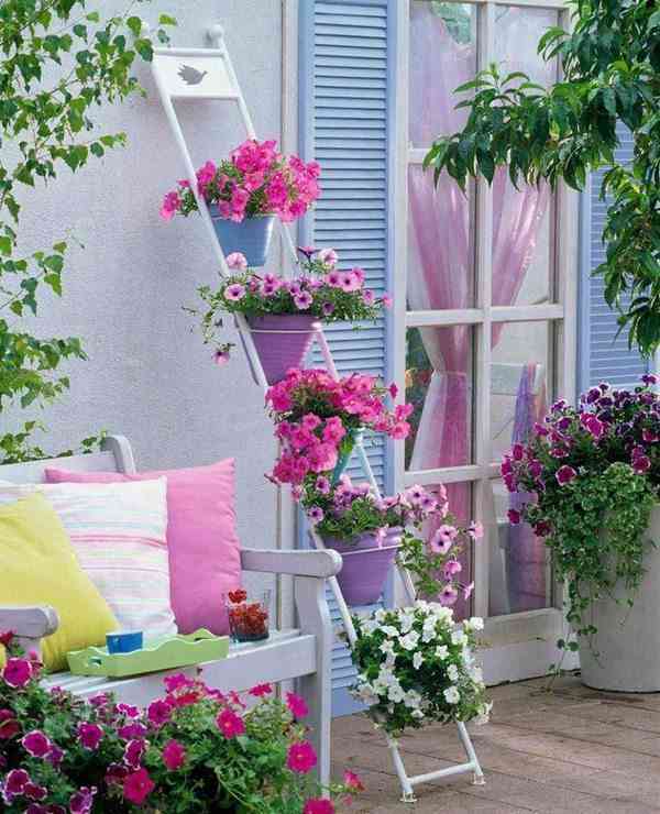 Cómo decorar balcones con flores Balcón Con Casas decoración