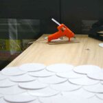 panel-escamas-circulos-1