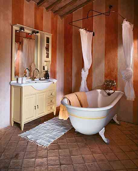 Cómo decorar el baño con una bañera de patas