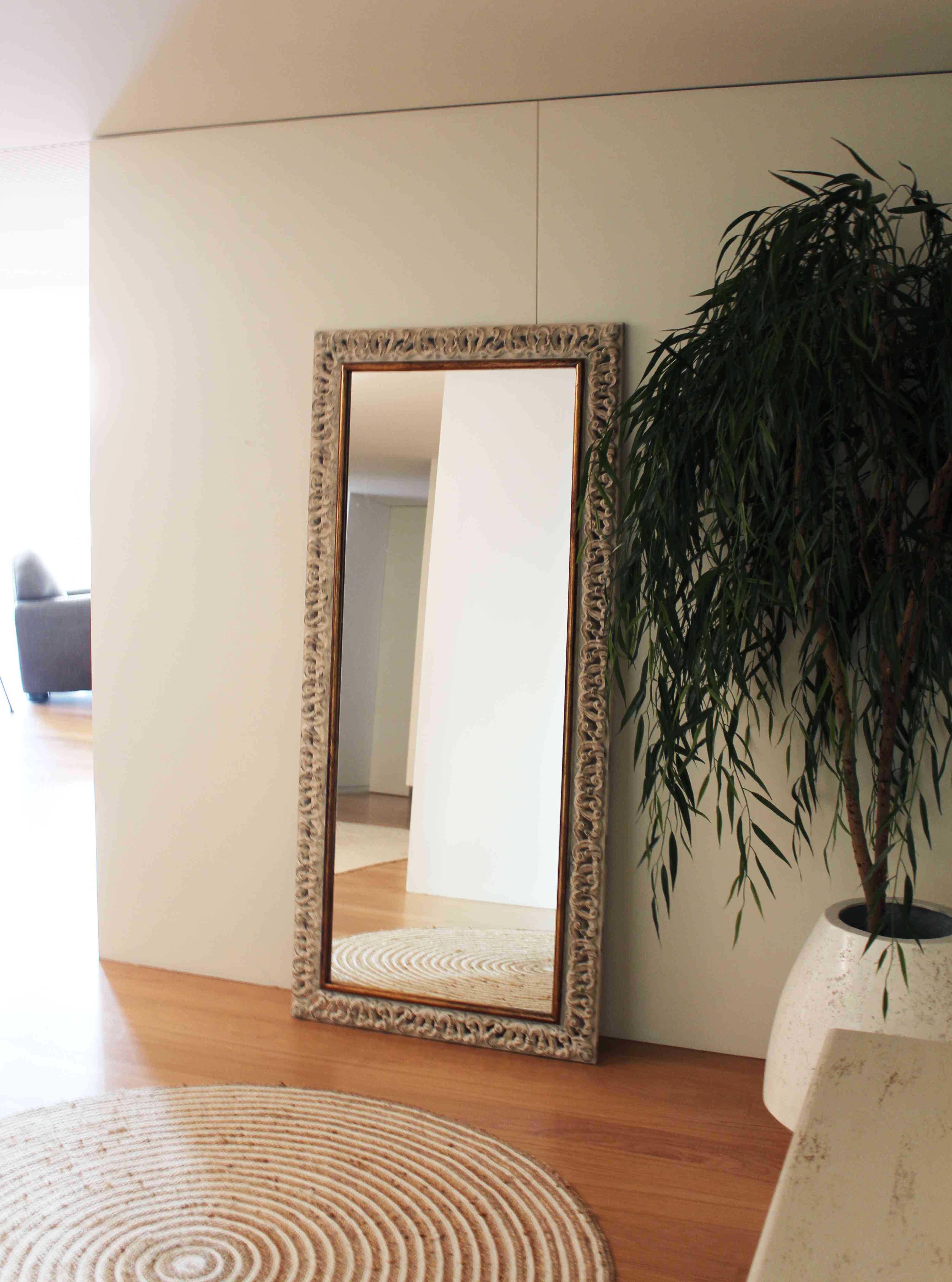 La nueva casa de Sara Carbonero en Oporto con muebles Kenay Home - espejo