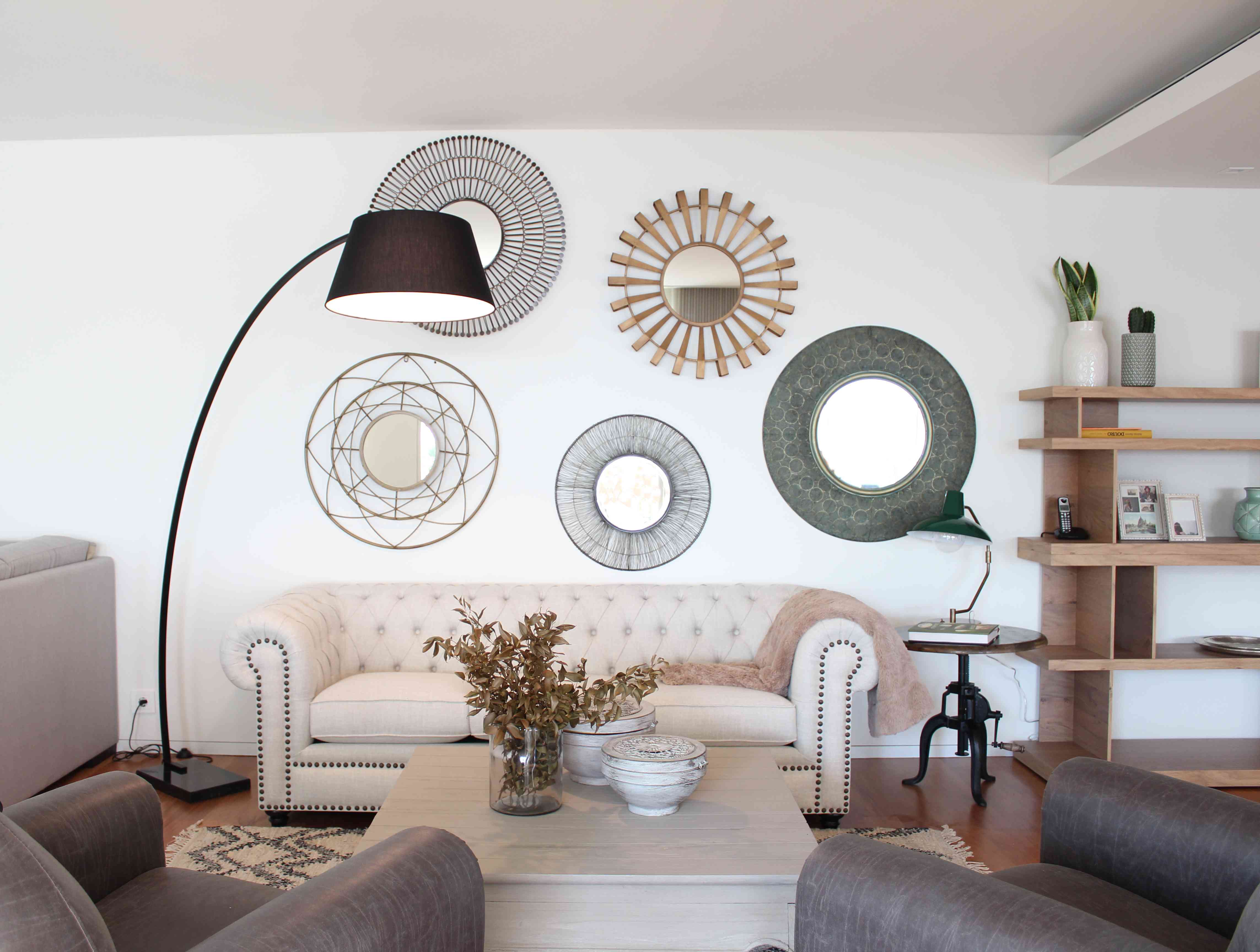La nueva casa de Sara Carbonero en Oporto con muebles Kenay Home - salon espejos