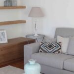 la-nueva-casa-de-sara-carbonero-en-oporto-con-muebles-kenay-home-sofa-y-cojines-1