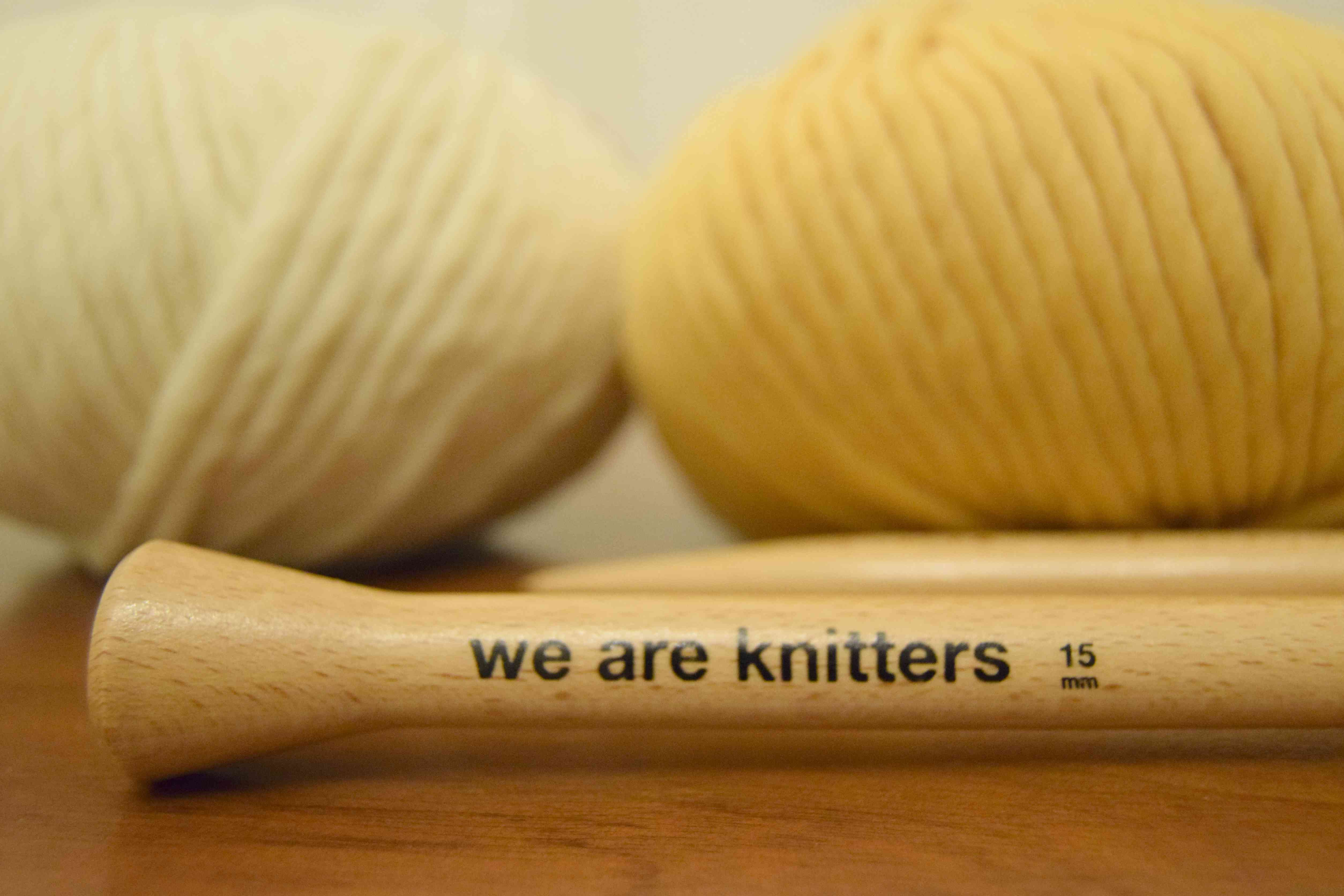 bordar a punto de cruz - aprender a tejer con we are knitters