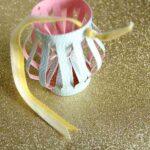 manualidad-de-navidad-farolillos-de-papel-5