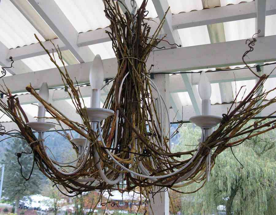 DIY: una lámpara de araña decorada con ramas 10 lámpara de araña paso 4b