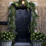 decorar-puertas-de-navidad-vegetal-1