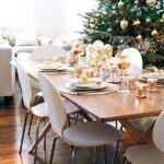 styleathome-mesa-moderna-con-bolas-doradas-1