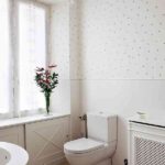decorar-el-bano-con-papel-pintado-amplitud-1